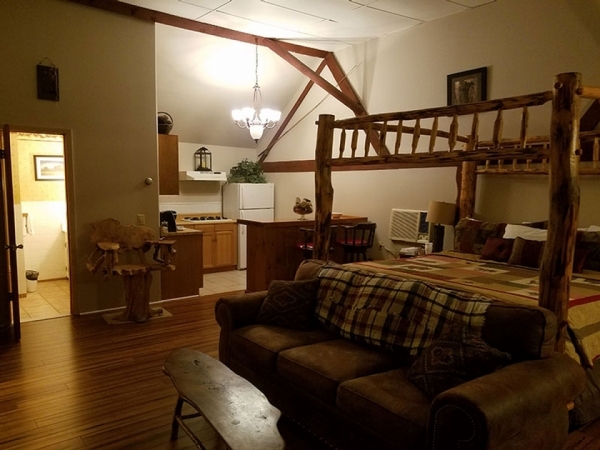 Adirondack King Suites